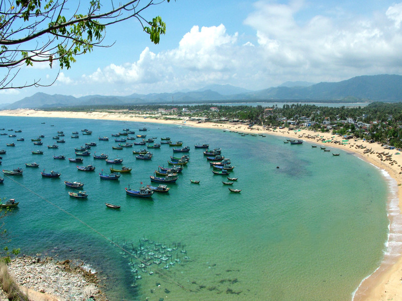 bai-bien-tuy-hoa-phu-yen-trong-xanh