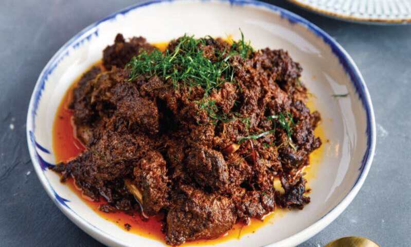 Món thịt bò sốt cay Rendang